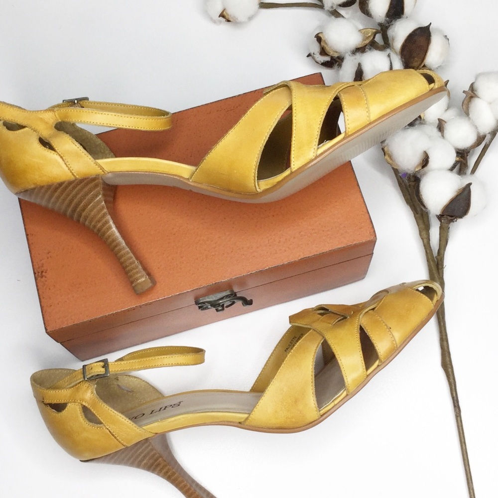 Two Lips Strappy Yellow Leather Sandals Size 10